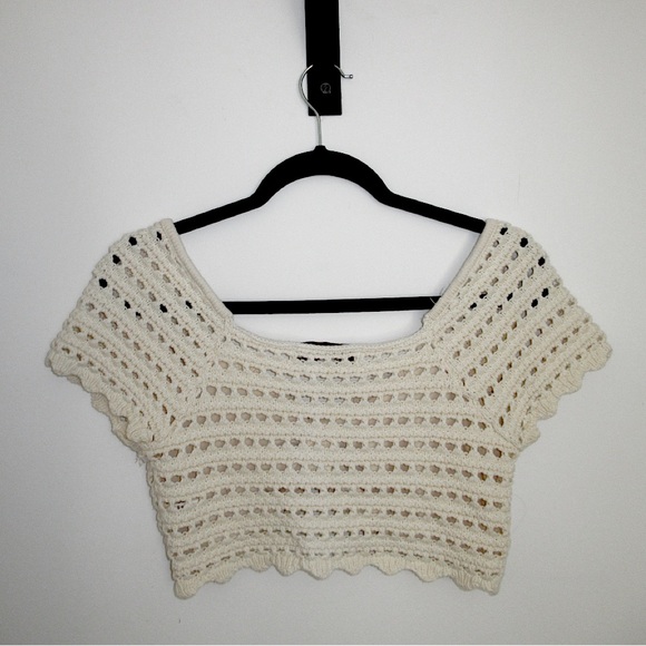 Cropped Crochet Top - Picture 2 of 2